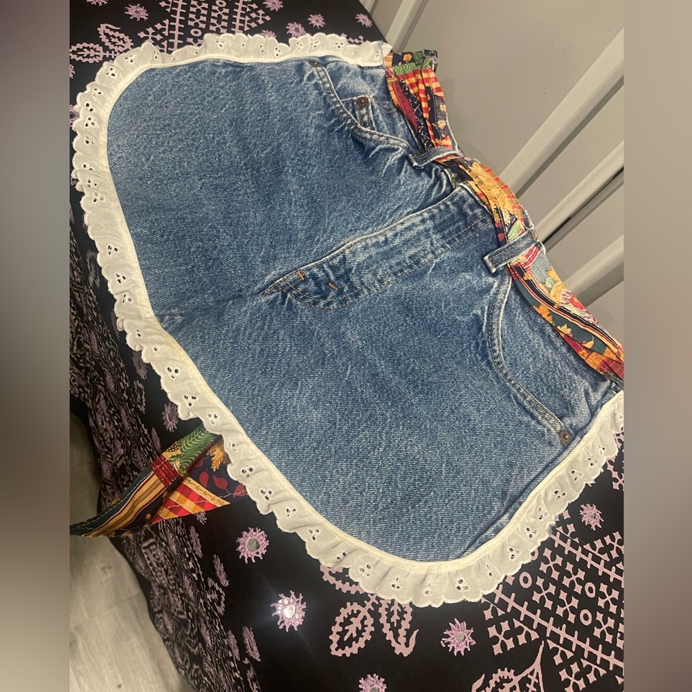 Upcycled Repurposed Home Vtg Denim Apron Skirt Lace Trim Pockets Medium (A009)